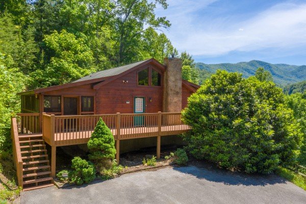 Exterior of cabin at Eagle's Loft, a 2 bedroom cabin rental located in Pigeon Forge