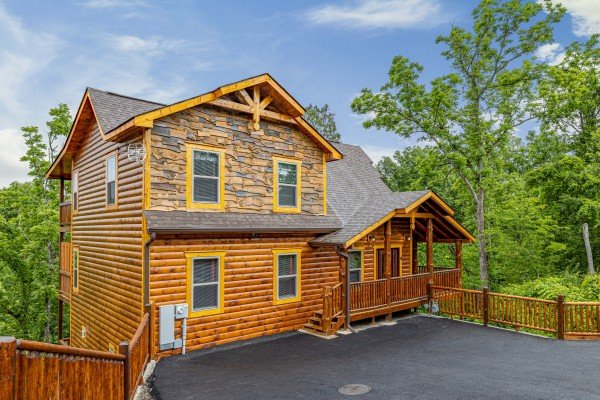 Alpine Adventure, a 4 bedroom cabin rental located in Pigeon Forge