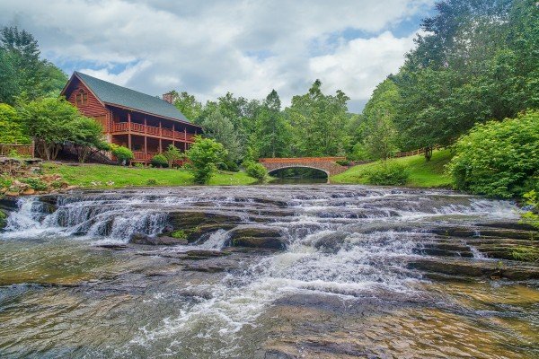 Creekside Lodge A Pigeon Forge Cabin Rental