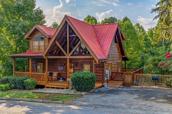 Exterior side view at Livin' Simple, a 2 bedroom cabin rental located in Pigeon Forge
