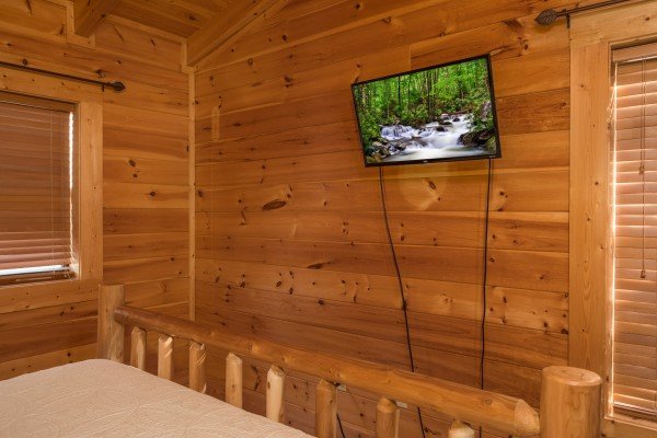 TV in the loft bedroom at 5 Little Cubs, a 2 bedroom cabin rental located in Pigeon Forge