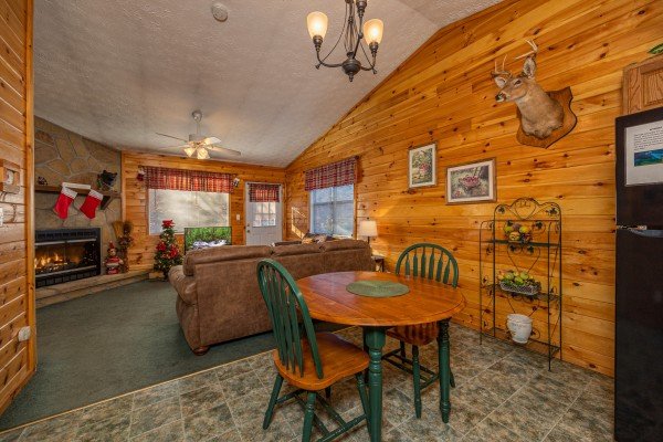 Dining at A Dream Romance, a 1 bedroom cabin rental located in Gatlinburg