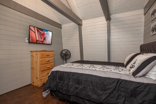 Upstairs bedroom amenities at A Getaway Chalet, a 2 bedroom cabin rental located in Gatlinburg