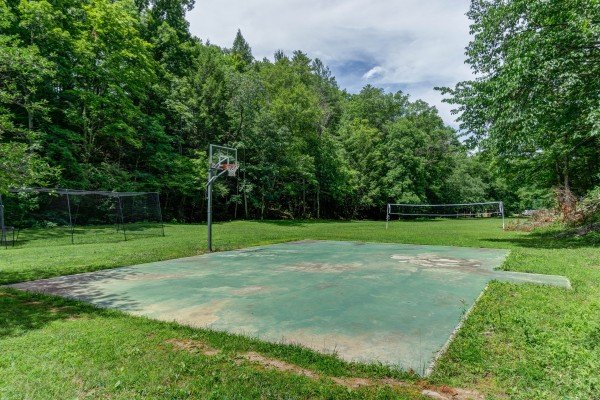 Basketball court near at Bear Mountain, a 2 bedroom cabin rental located in Pigeon Forge