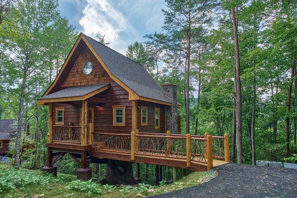 Smoky Mountain Treehouse A Gatlinburg Cabin Rental