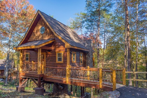 Smoky Mountain Treehouse A Gatlinburg Cabin Rental