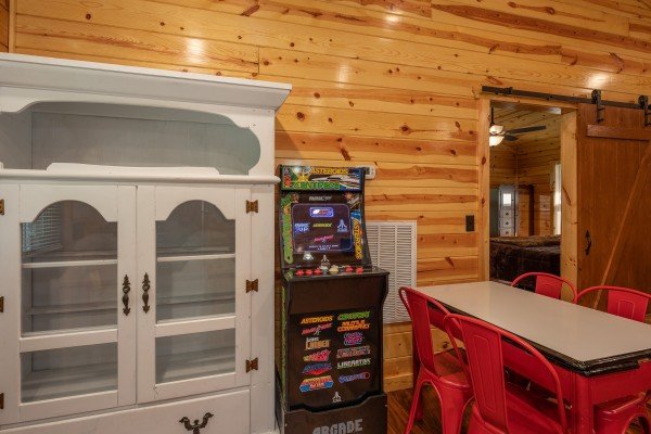 Dining space at Paws on the Porch, a 2 bedroom cabin rental located in Gatlinburg