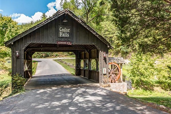 Cedar Falls Resort is where you'll find Wagon Wheel Cabin, a 3 bedroom cabin rental located in Pigeon Forge