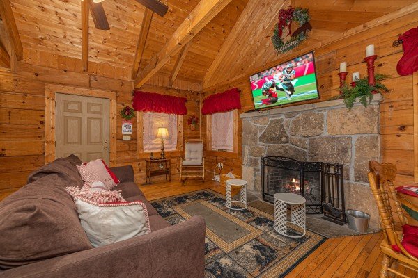 Living room flat screen TV at Cabin on the Mountain, a 2 bedroom cabin rental located in Gatlinburg
