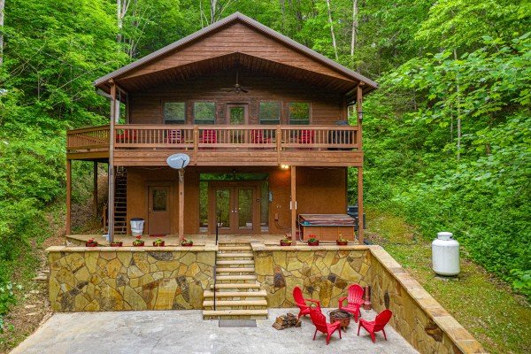 Hawk’s Heart Lodge, a 3 bedroom cabin rental located in Pigeon Forge