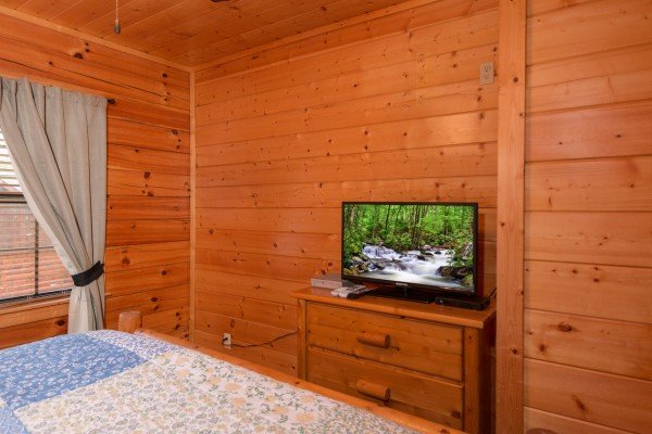 at family ties lodge a 4 bedroom cabin rental located in pigeon forge