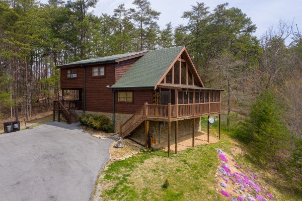 Leconte View Lodge, a 3 bedroom cabin rental located in Pigeon Forge
