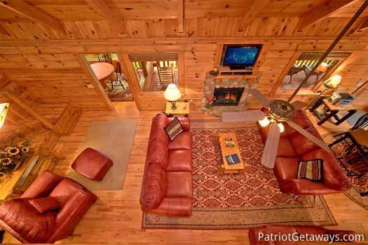 Living room at Black Bear Magic, a 4-bedroom cabin rental located in Gatlinburg