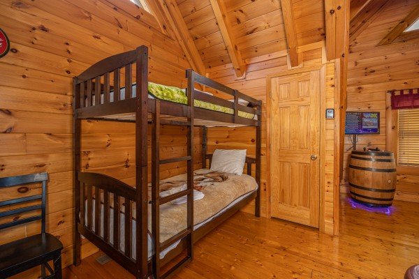 Bunkbeds at Rocky Top Memories, a 2 bedroom cabin rental located in Pigeon Forge