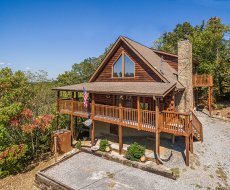 Lake Life, a 4 bedroom cabin rental located in Sevierville