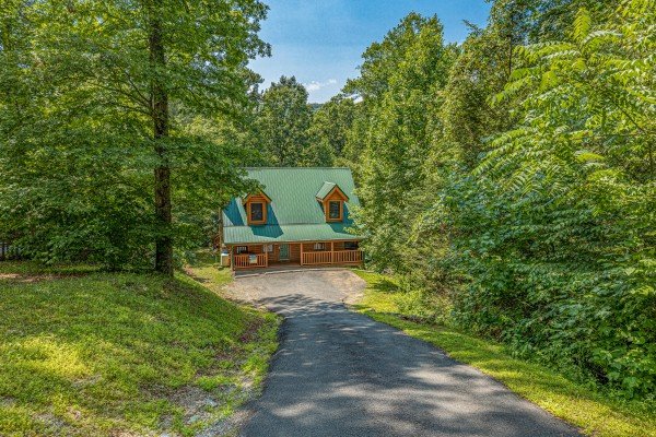 Exterior front view at Happy Hideaway, a 4 bedroom cabin rental located in Pigeon Forge