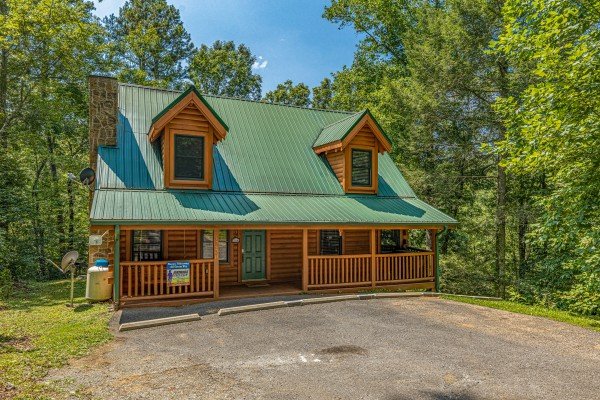 Parking at Happy Hideaway, a 4 bedroom cabin rental located in Pigeon Forge