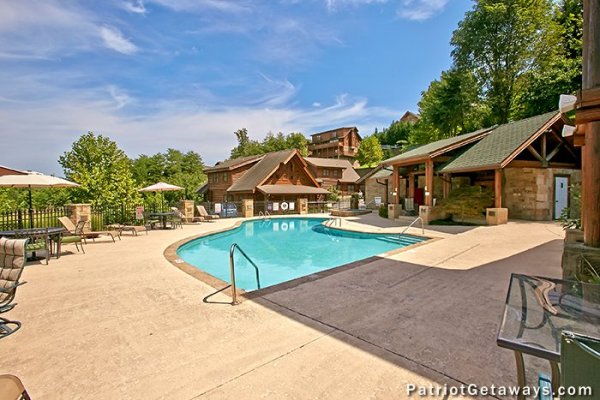 Pool and clubhouse access at Starry Starry Night #725, a 2 bedroom cabin rental located in Pigeon Forge