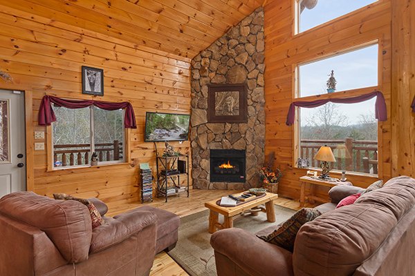 Rising Wolf Lodge - A Pigeon Forge Cabin Rental