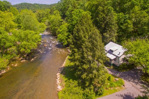 Dolly S Adorable River Cottage A Pigeon Forge Cabin Rental