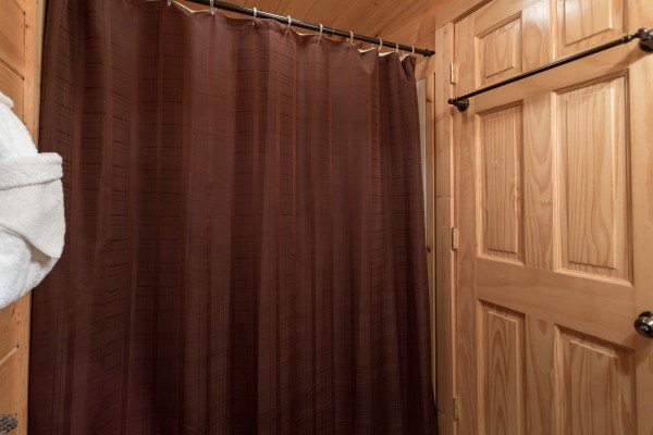 Second bathroom at Bears Eye View, a 2-bedroom cabin rental located in Pigeon Forge