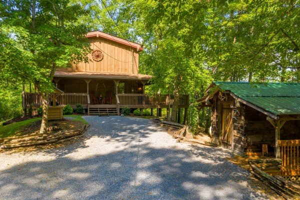 Driveway and cabin at Bearfoot Adventure, a 2 bedroom cabin rental located in Gatlinburg