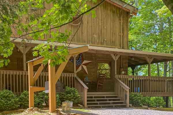 Side view at Bearfoot Adventure, a 2 bedroom cabin rental located in Gatlinburg