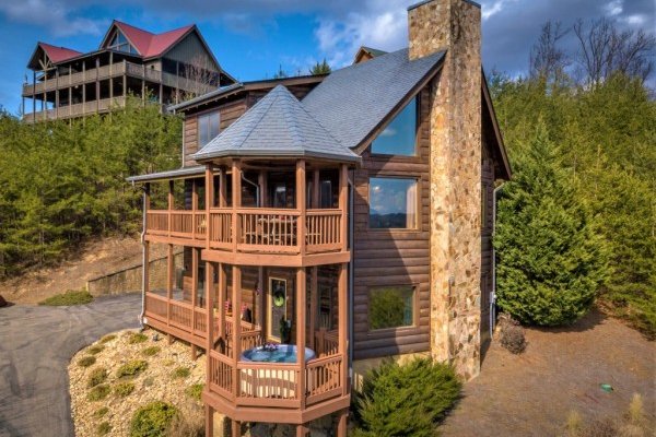 Exterior drone view at Mountain Mama, a 3 bedroom cabin rental located in Pigeon Forge