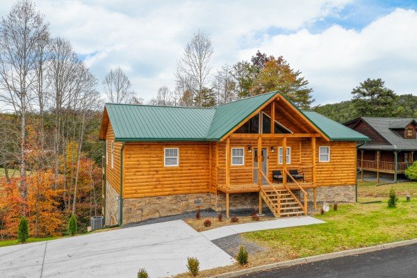 Paved parking area at Sugar Bear, a 3 bedroom cabin rental located in Pigeon Forge