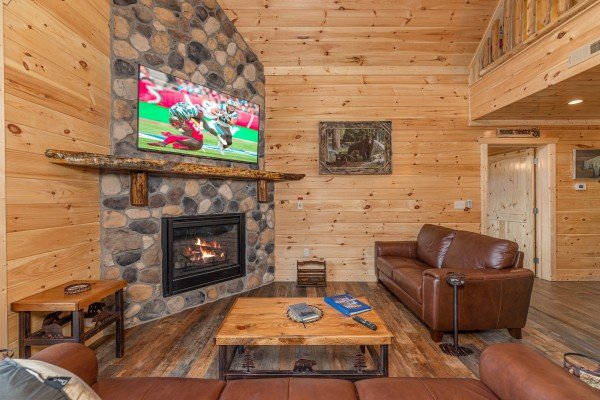 Living room amenities at Twin Peaks, a 5 bedroom cabin rental located in Gatlinburg