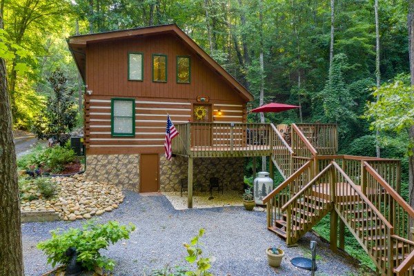 Cabin by the Creekside, a 4 bedroom cabin rental located in Pigeon Forge