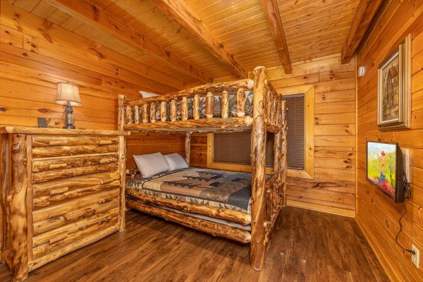 Bunk room at Lakeview Point, a 2 bedroom cabin rental located in Douglas Lake