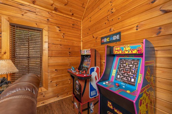 Arcade games at Lakeview Point, a 2 bedroom cabin rental located in Douglas Lake
