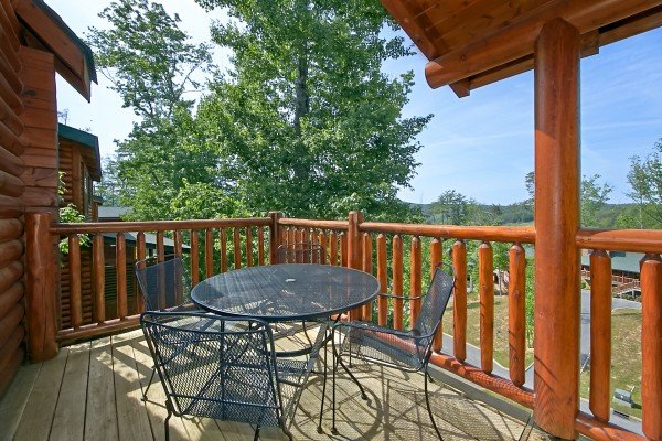 An Elegant Moose - A Pigeon Forge Cabin Rental