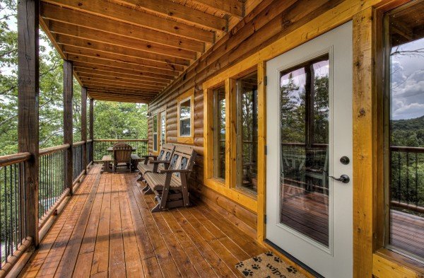 at smoky mountain pool lodge a 4 bedroom cabin rental located in gatlinburg