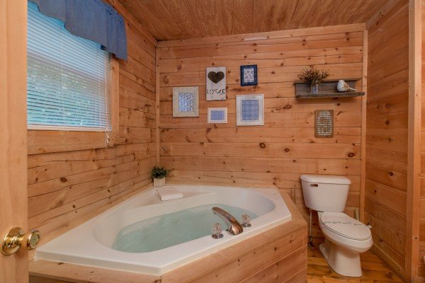 Jacuzzi tub in a bathroom at My Blue Heaven, a 1 bedroom cabin rental located in Gatlinburg
