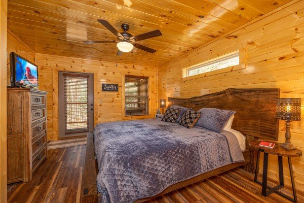 Master bedroom at Creekside Dream, a 1 bedroom cabin rental located in Gatlinburg