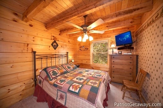 Hooked On Bears - A Pigeon Forge Cabin Rental