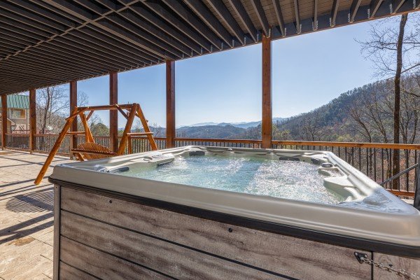 Hot tub at black bears & biscuits lodge a 6 bedroom cabin rental located in pigeon forge