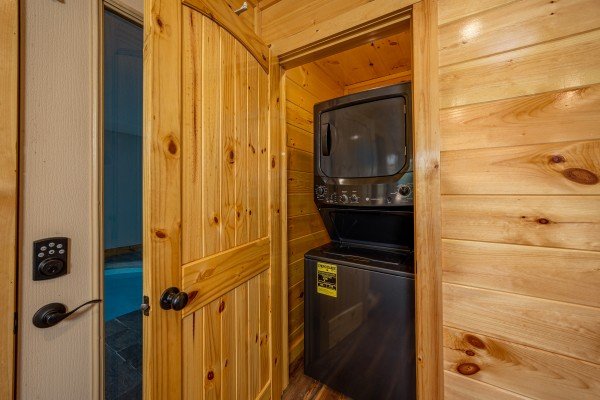 at make a splash a 2 bedroom cabin rental located in gatlinburg