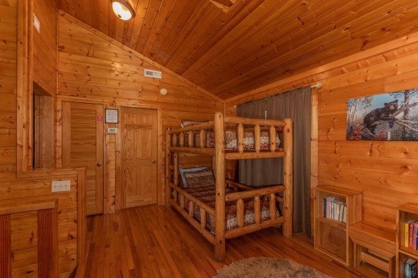Bunk room at Majestic Mountain, a 4 bedroom cabin rental located in Pigeon Forge