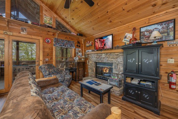 at rock around the clock a 1 bedroom cabin rental located in pigeon forge
