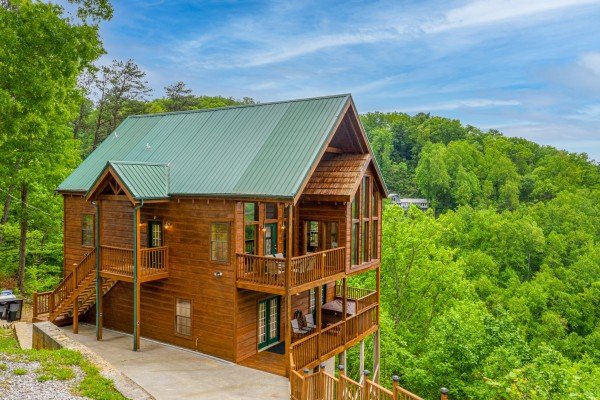 Auburn Sky, a 4 bedroom cabin rental located in Pigeon Forge