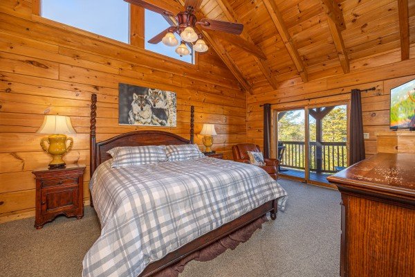 Second bedroom at Mountain Laurel Lodge, a 4 bedroom cabin rental located in Pigeon Forge